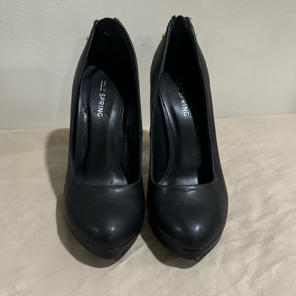 Spring Heels - Picture 2 of 5